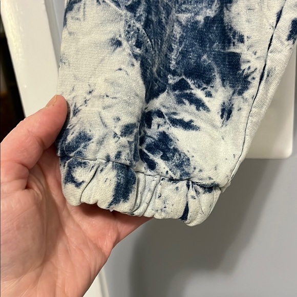 NWT BlankNYC Tie-Dye Zip-Up Hoodie - Picture 4 of 6